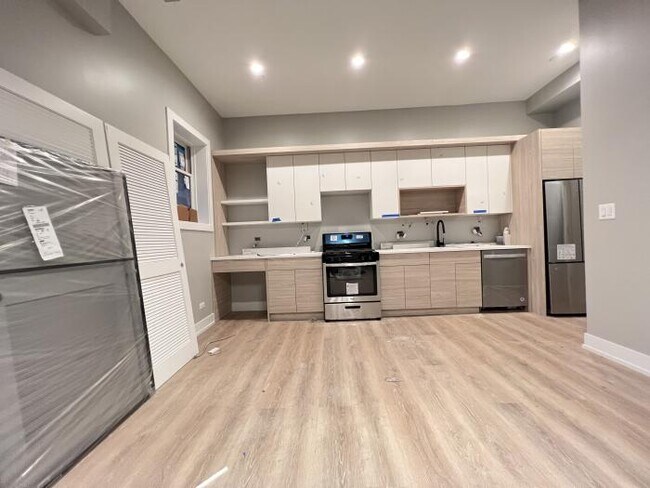 Foto del edificio - 1 bedroom in Chicago IL 60657