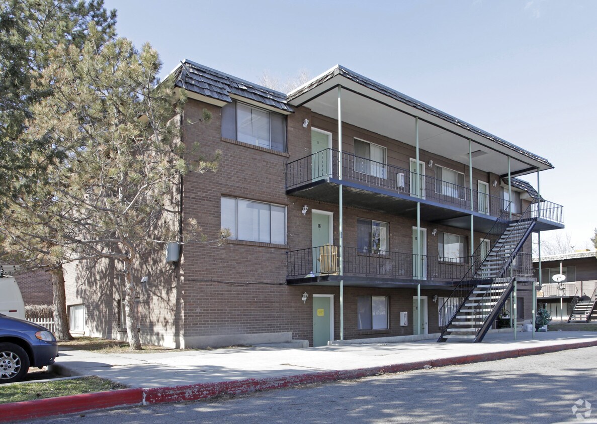Primary Photo - 436-456 E 3335 S