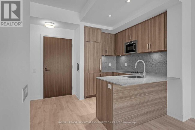 Building Photo - 280 Howland Ave