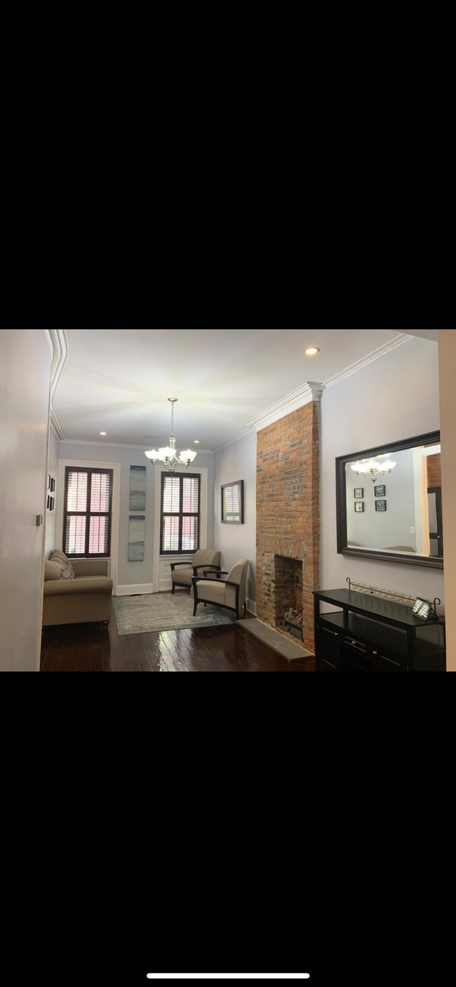 Building Photo - 1527 Swain St