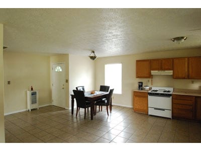 Foto del edificio - 1305 Stanley Ave