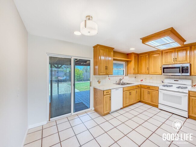 Building Photo - 2BD/1BA Home in La Mesa with Turf Yards, Large Backyard, W/D & 2-Car Garage