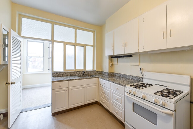 Building Photo - 1724 Lamont St NW