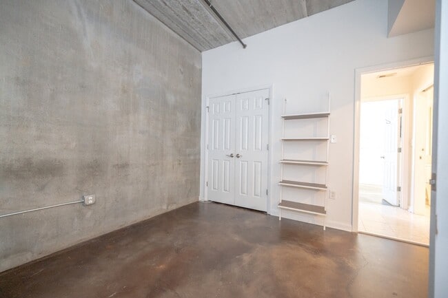 Building Photo - 1 Cool Blow St