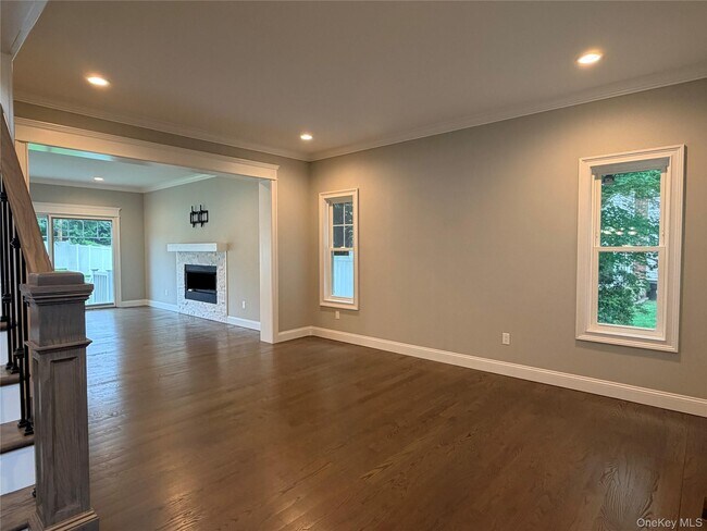 Building Photo - 28 Fern Dr E
