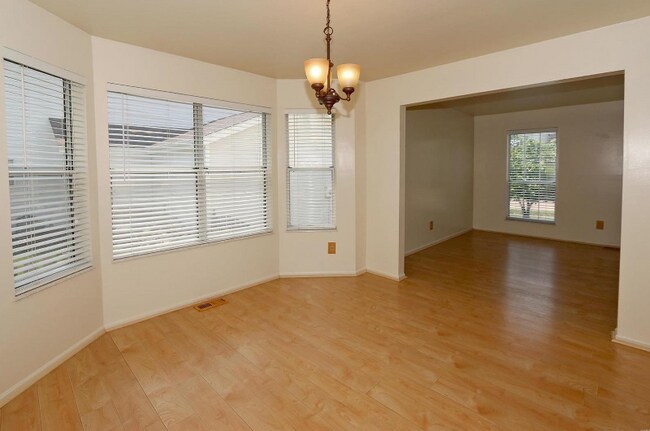 Foto del edificio - 1021 Sweepstakes Ln