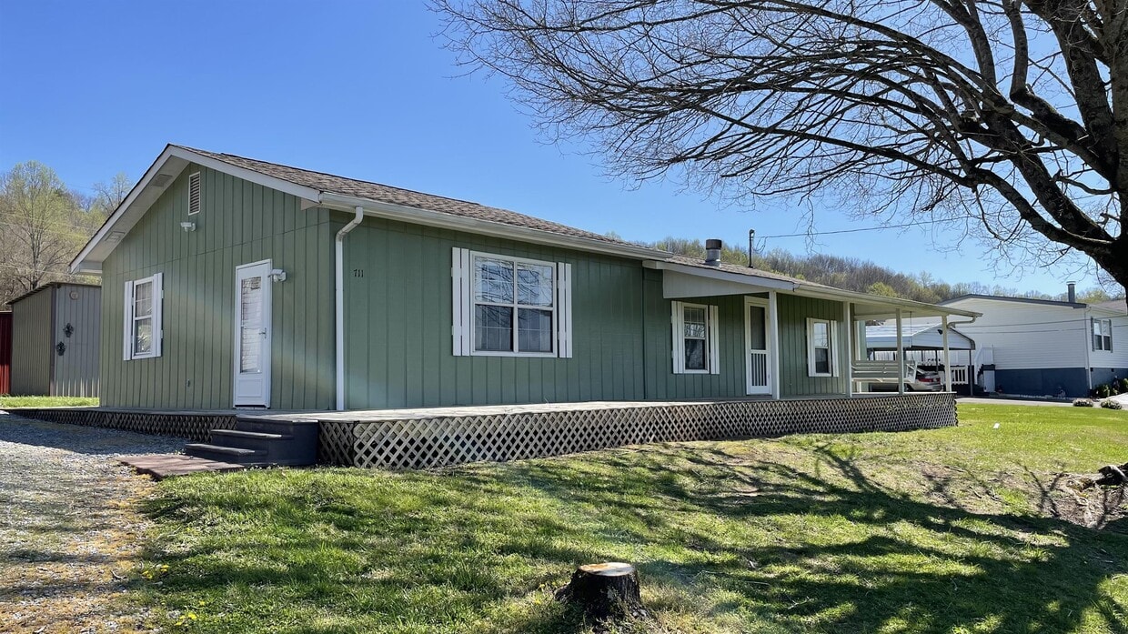 711 Farrell St, Niota, TN 37826 House Rental in Niota, TN