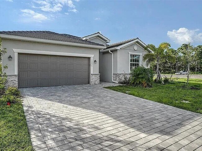 Building Photo - 10896 Pinot Dr
