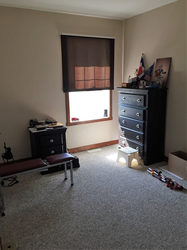 Building Photo - 201 26 St