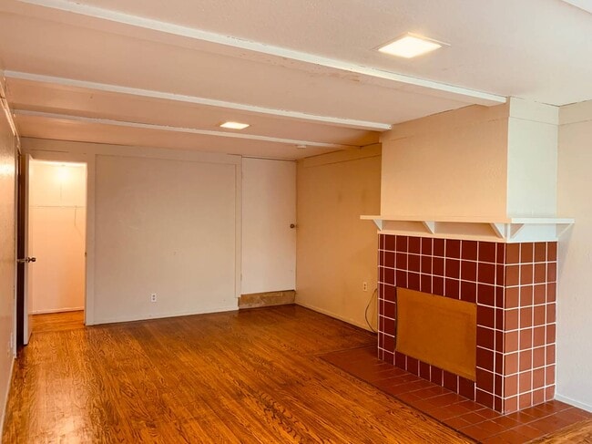 Building Photo - 311 El Dorado Dr