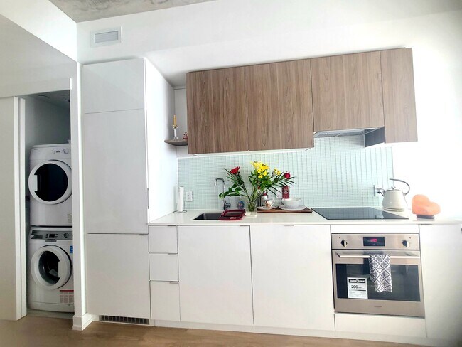 Photo du bâtiment - 161 Roehampton Av