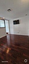 Building Photo - 1634 Shakespeare St
