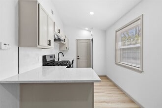 Building Photo - 1503 Ave P