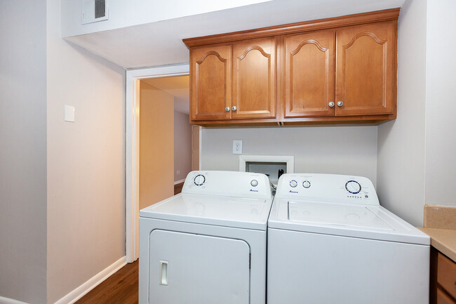 Building Photo - 4609 Coronado Dr