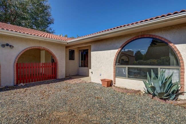 Building Photo - Rent this home in the Prescott Country Club!