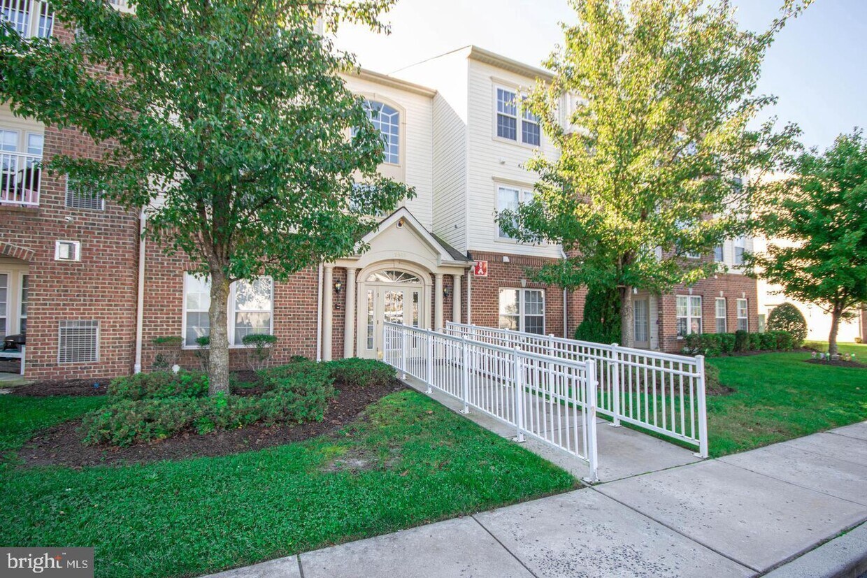 2003 Whispering Ponds Ct Unit 1C, Salisbury, MD 21804 Condo for Rent
