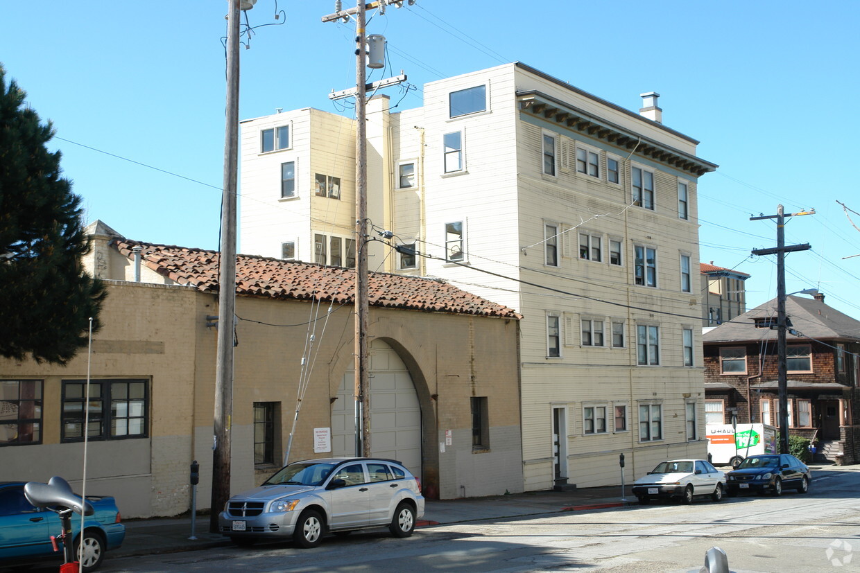 Building Photo - Helen Diller Anchor House