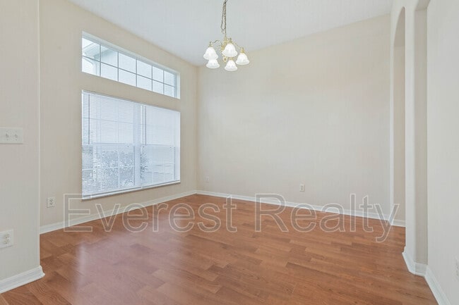 Building Photo - 31 Roxboro Dr