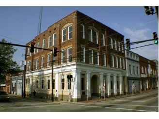 Primary Photo - 32 E Roberts Toombs Ave