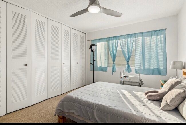 Large bedroom closets - 2208 Sonoma Ave