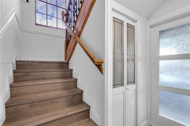 Foto del edificio - 1541 E 6th Ct