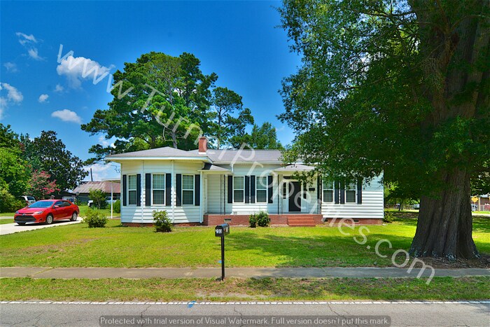 Primary Photo - 233 Summerland Ave