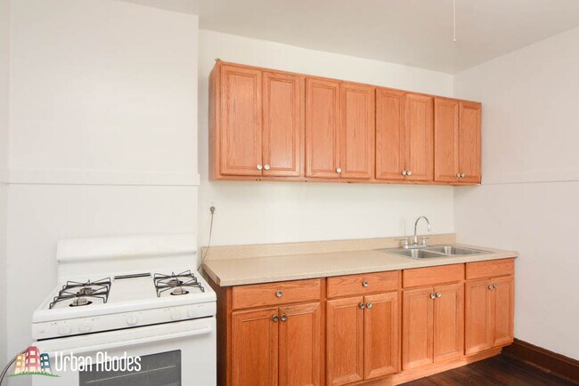 Building Photo - 4205 W Fullerton Ave