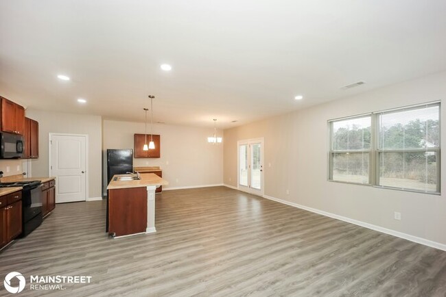 Building Photo - 940 Buloxi Boulevard, Riverdale, GA 30296