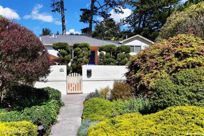Foto del edificio - 3 br, 2 bath House - 581 Brighton Road