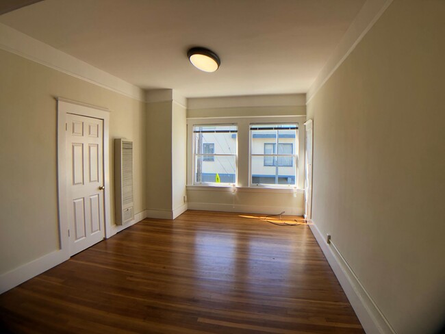 Foto del edificio - Remodeled 1 BR 1 BA**Great Location**Dishw...