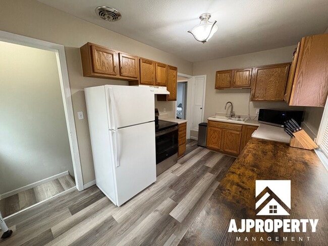 Foto del edificio - 809 E Presentation St