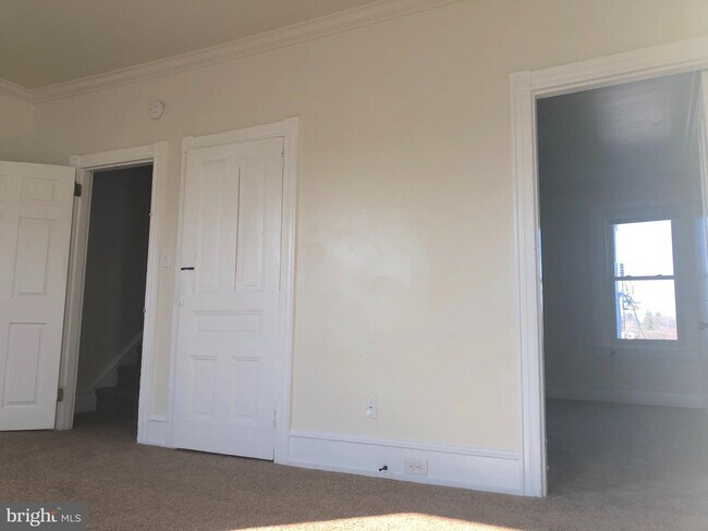 Foto del edificio - 227 W Chestnut St