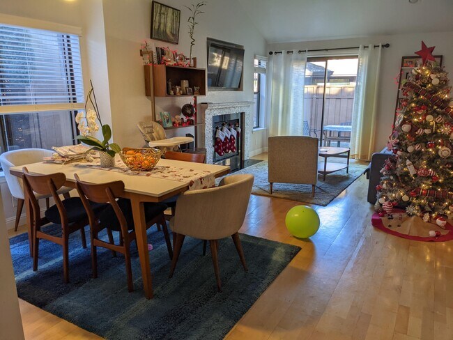Foto del edificio - 206 Charter Oak Cir