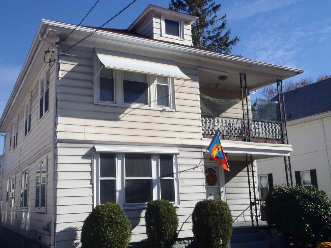 364 Webster Ave Unit 2, Cranston, RI 02920 Apartments in Cranston, RI