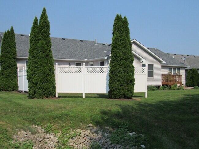 Building Photo - 3011 Belmont Pl