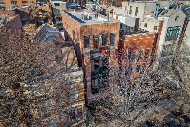 Foto del edificio - 2334 N Greenview Ave