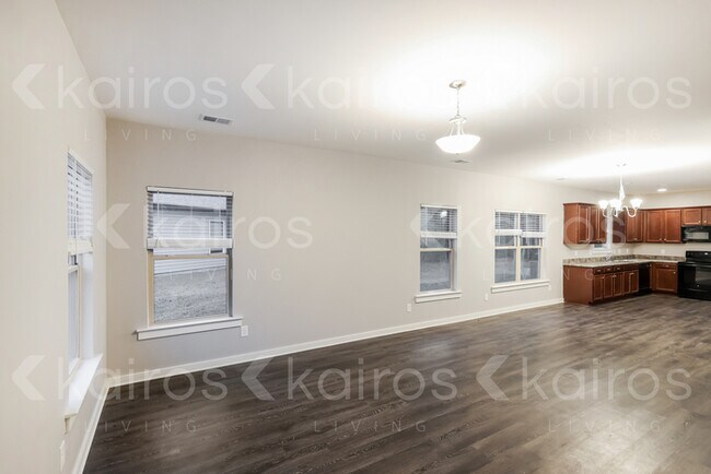 Building Photo - 117 Brookside Way