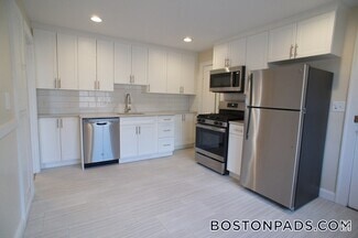 Building Photo - 429 Newport Ave
