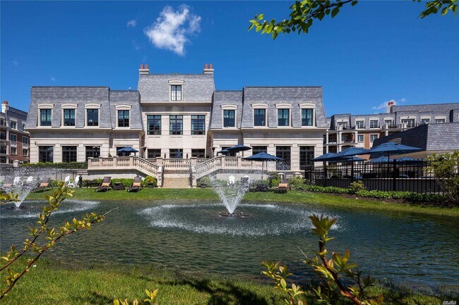 Building Photo - 6000 Royal Ct