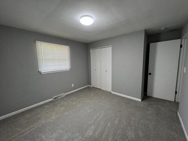 Building Photo - 3606 N Rockwood RD