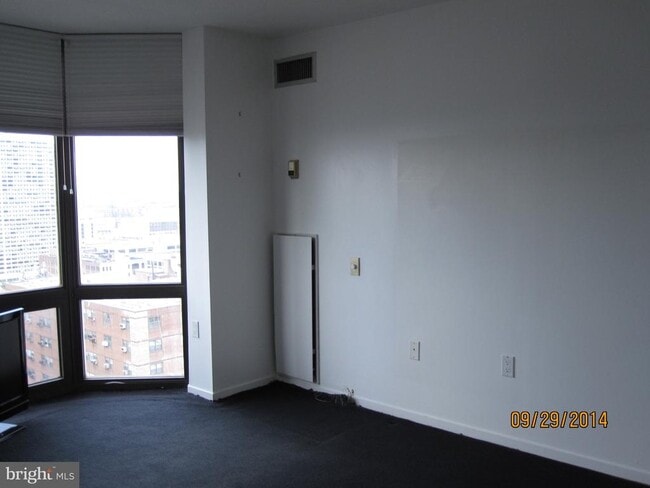 Building Photo - 2020 Walnut St