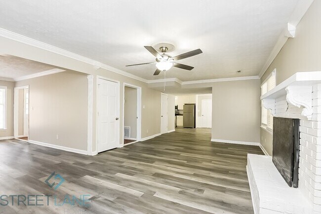 Building Photo - REDUCED!- 1 month concession with lease si...