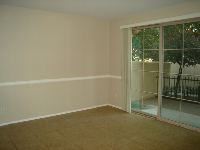 Foto del edificio - Beautiful Townhome in Simi Valley!