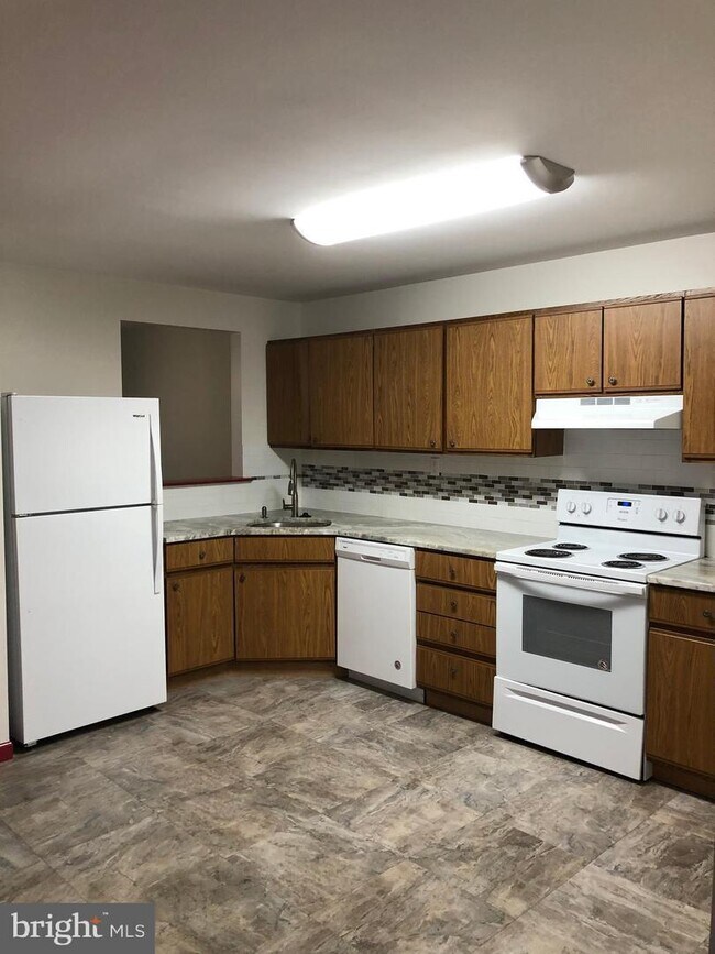 24012 Beacon Hill Dr Unit 24012, Southampton, PA 18966 Condo for Rent