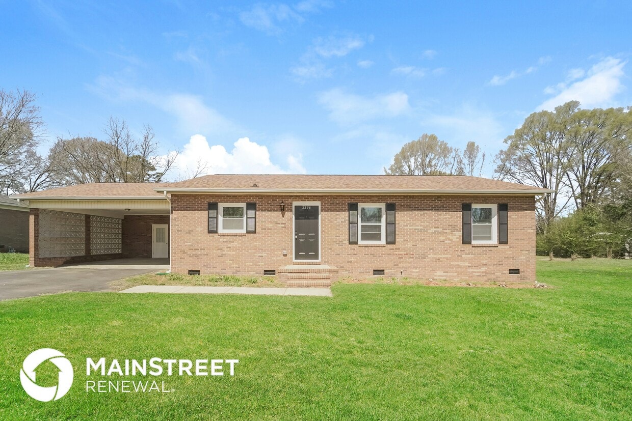 Primary Photo - 2236 Helen Dr NW