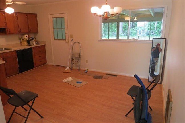 Building Photo - 2571 Carolyn Dr