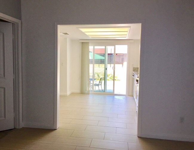 Building Photo - 4511 Santa Anita Ave