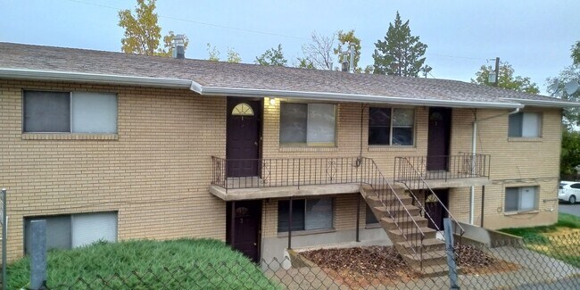 Building Photo - 727 E 800 N