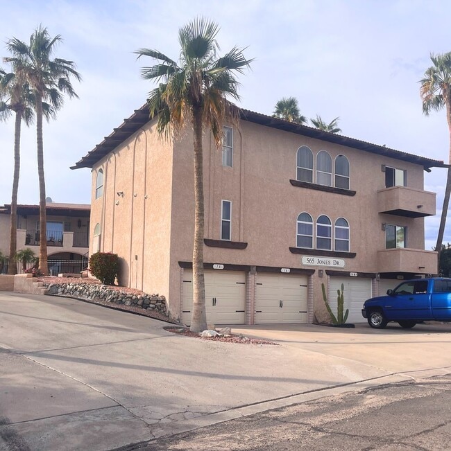 Building Photo - PENDING Unfurnished longterm Condo- Ground...