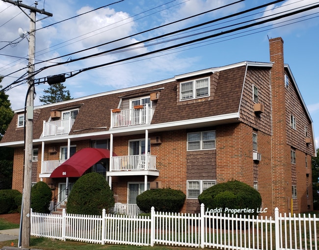 Front Entrance Condo View - 86 Beacon St